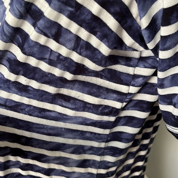 Saint Tropez V-Neck Top - Picture 9 of 14